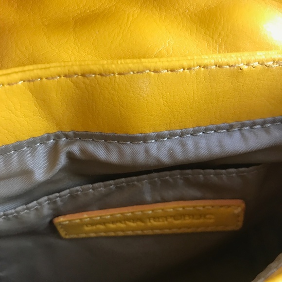 π Banana Republic Quilted Small Crossbody Handbag - Picture 9 of 12